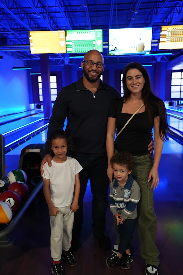 A DC Mom Bloggers family at the bowling lanes